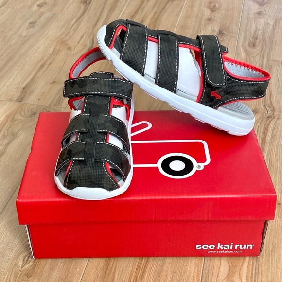 See Kai Run Cyrus IV FlexiRun Sandal GRAY/ RED, Size 13 M - Picture 1 of 10